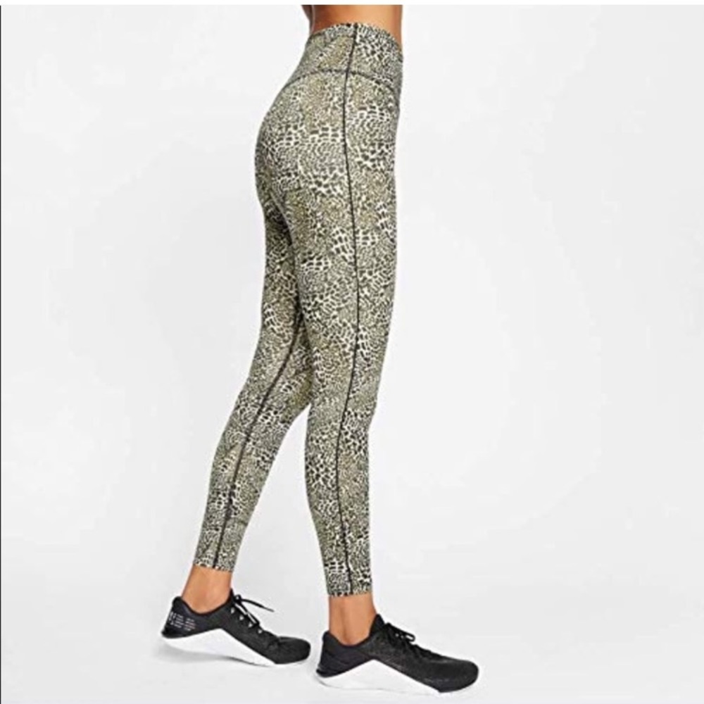 Nike Woman’s Dri Fit Leggings